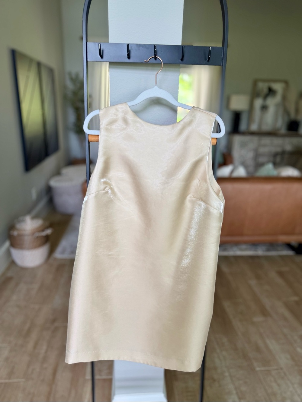 H&M Cream Satin V-Neck Dress with Bow Accent - Picture 2 of 3